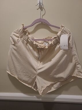 WONDERLY Women’s Ruffled Denim Shorts Paperbag Waist Beige 16R NWT READ
